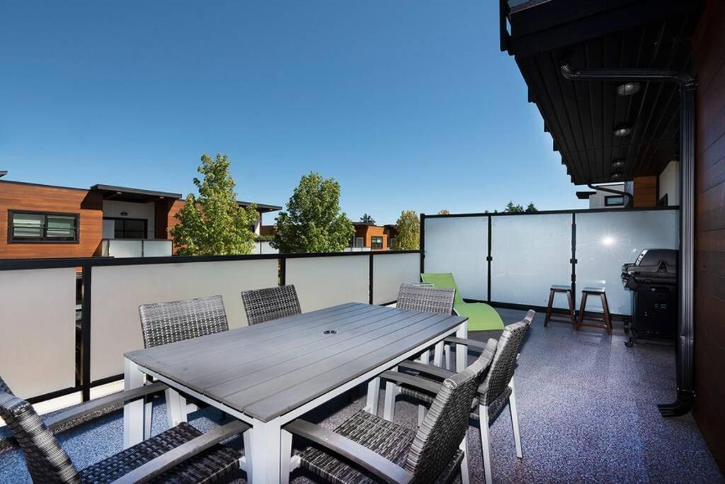 فكتوريا Cedar Hill Sunlit Stay - Bright Spacious & Modern المظهر الخارجي الصورة