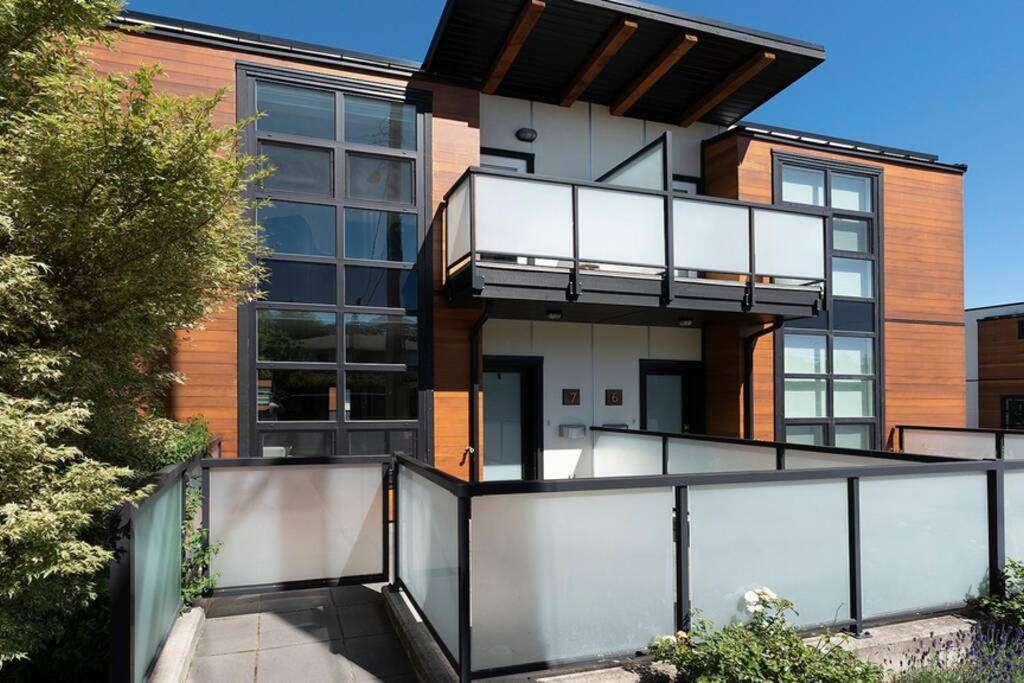 فكتوريا Cedar Hill Sunlit Stay - Bright Spacious & Modern المظهر الخارجي الصورة