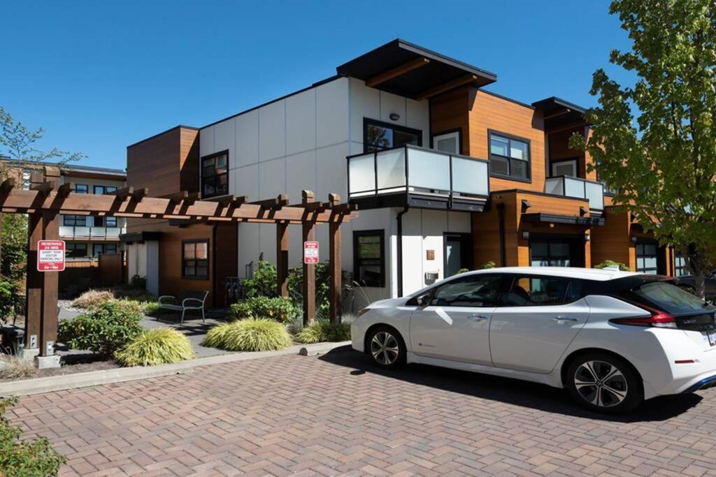 فكتوريا Cedar Hill Sunlit Stay - Bright Spacious & Modern المظهر الخارجي الصورة