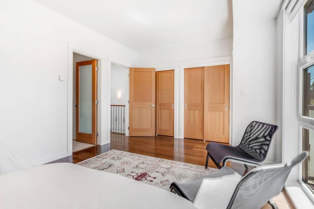 فكتوريا Cedar Hill Sunlit Stay - Bright Spacious & Modern المظهر الخارجي الصورة