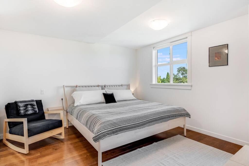 فكتوريا Cedar Hill Sunlit Stay - Bright Spacious & Modern المظهر الخارجي الصورة