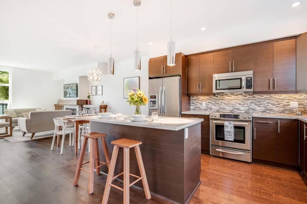 فكتوريا Cedar Hill Sunlit Stay - Bright Spacious & Modern المظهر الخارجي الصورة