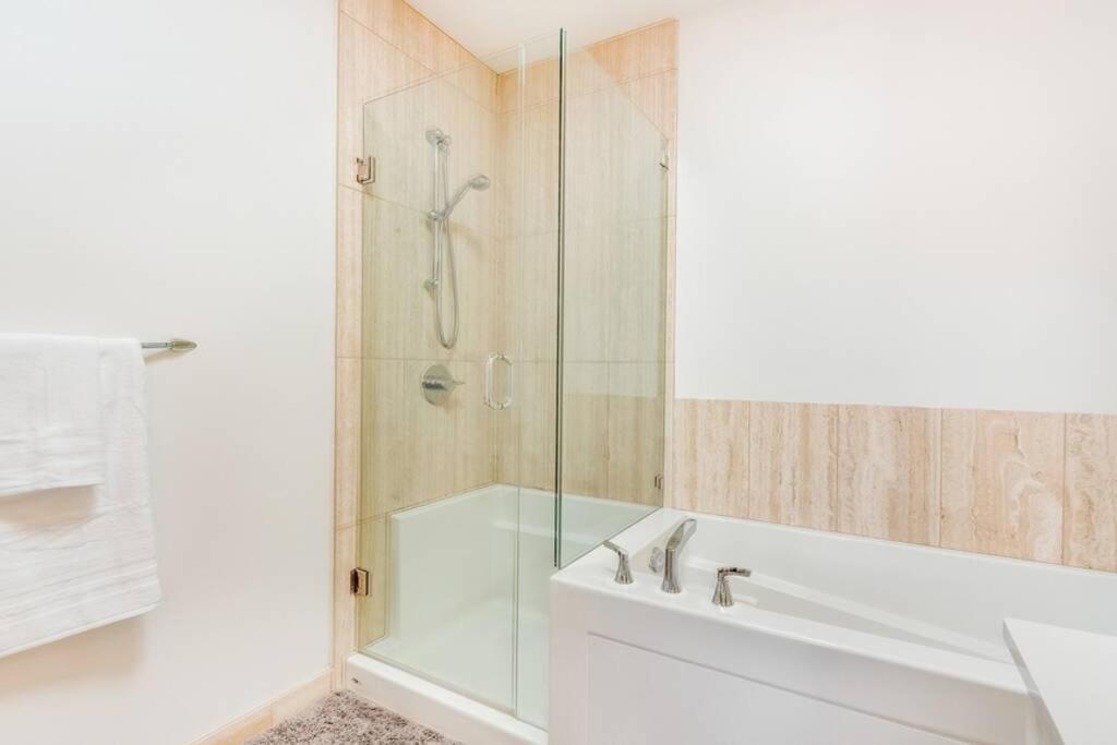 فكتوريا Cedar Hill Sunlit Stay - Bright Spacious & Modern المظهر الخارجي الصورة