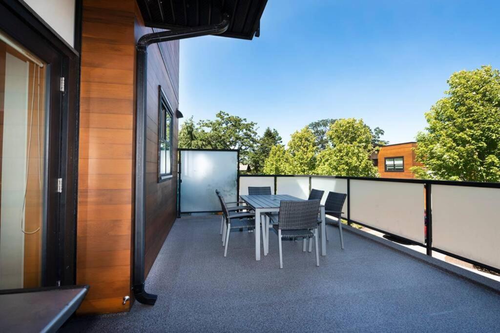 فكتوريا Cedar Hill Sunlit Stay - Bright Spacious & Modern المظهر الخارجي الصورة